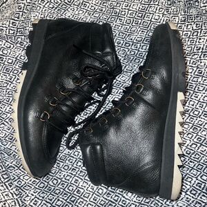 Size 8.5 sorel shoes
